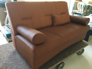 Polsterarbeit - Zweisitzer Sofa