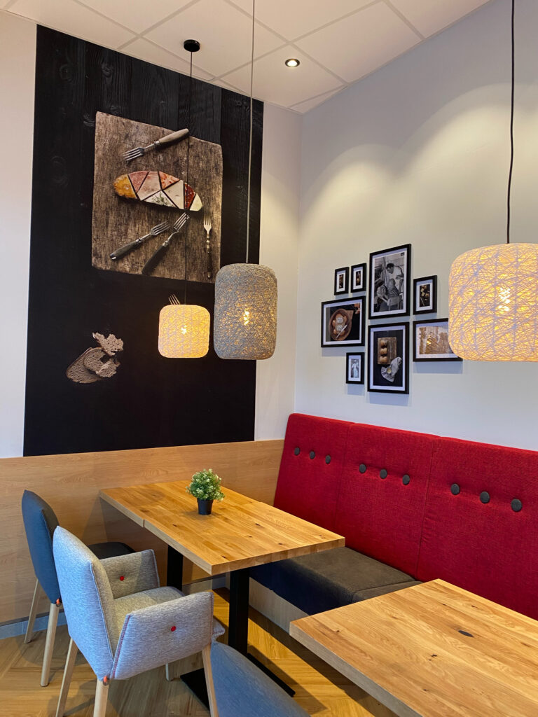 Sitzecke mit Polsterbank